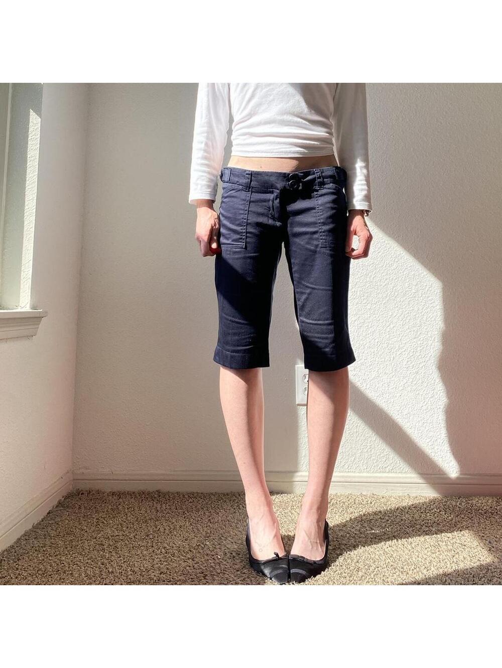 Vintage authentic rare y2k low rise navy blue casual chino midi shorts